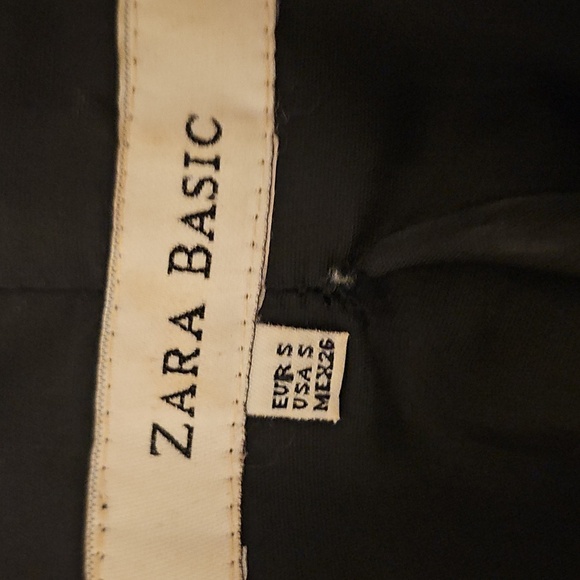 Zara Fitted, Ruffled/Pleated Cotton Blend, Women's  Black Bolero Jacket, Size 2P - Picture 8 of 9